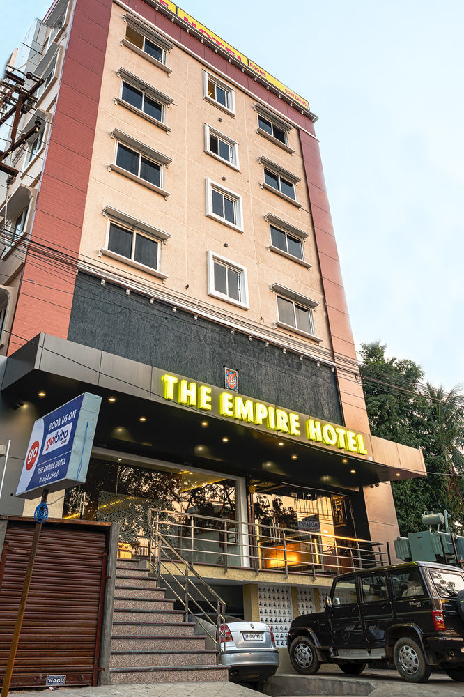 Treebo Empire Hotel Vijayawāda Exterior foto