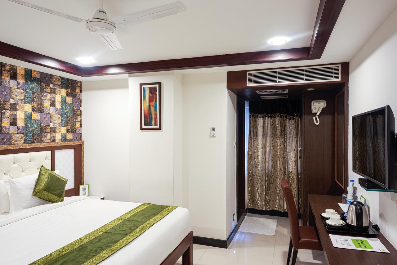 Treebo Empire Hotel Vijayawāda Exterior foto