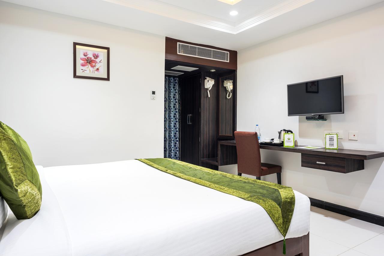 Treebo Empire Hotel Vijayawāda Exterior foto