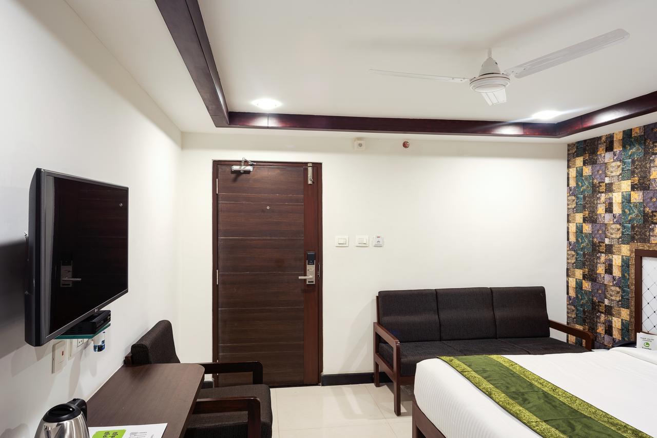 Treebo Empire Hotel Vijayawāda Exterior foto