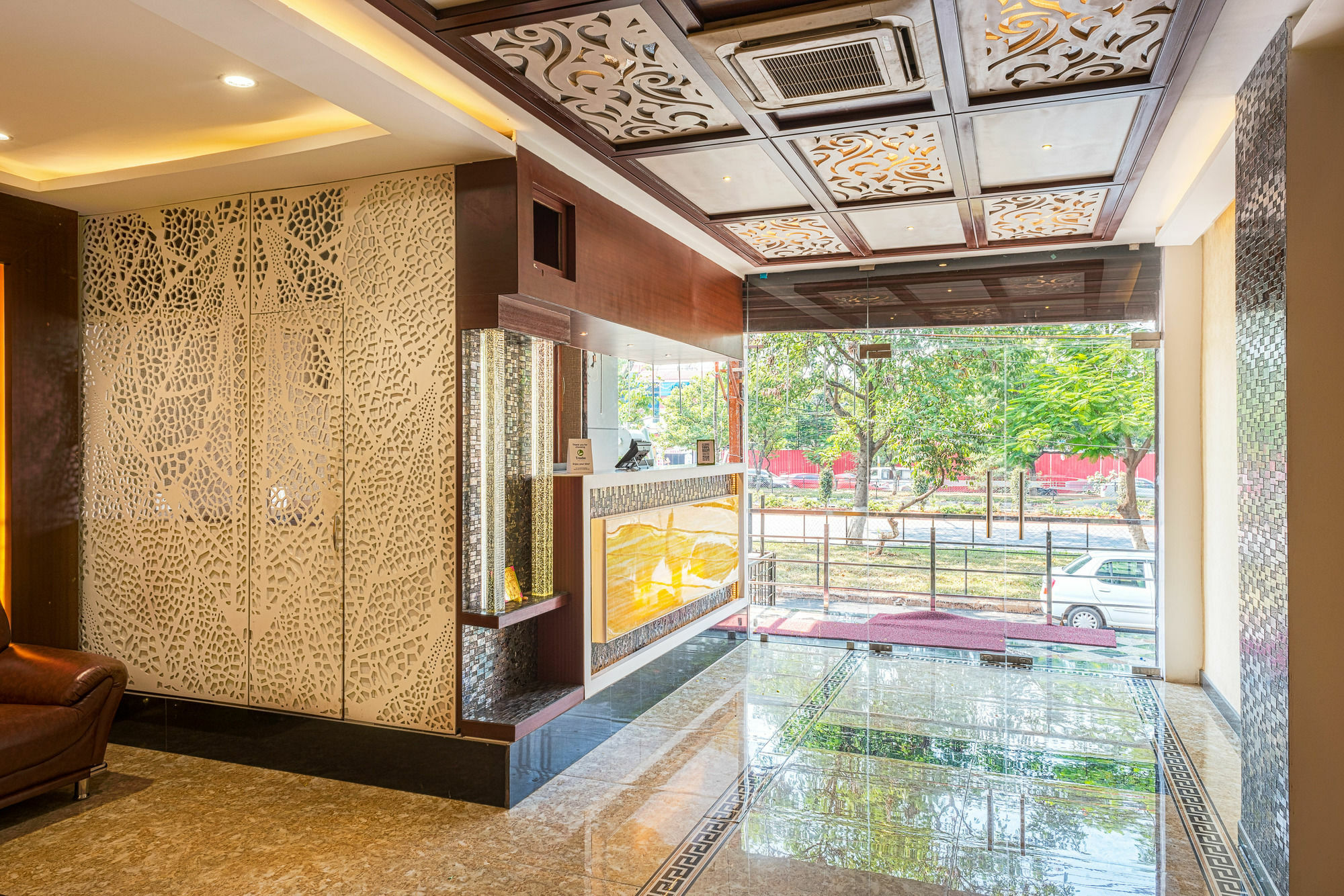 Treebo Empire Hotel Vijayawāda Exterior foto